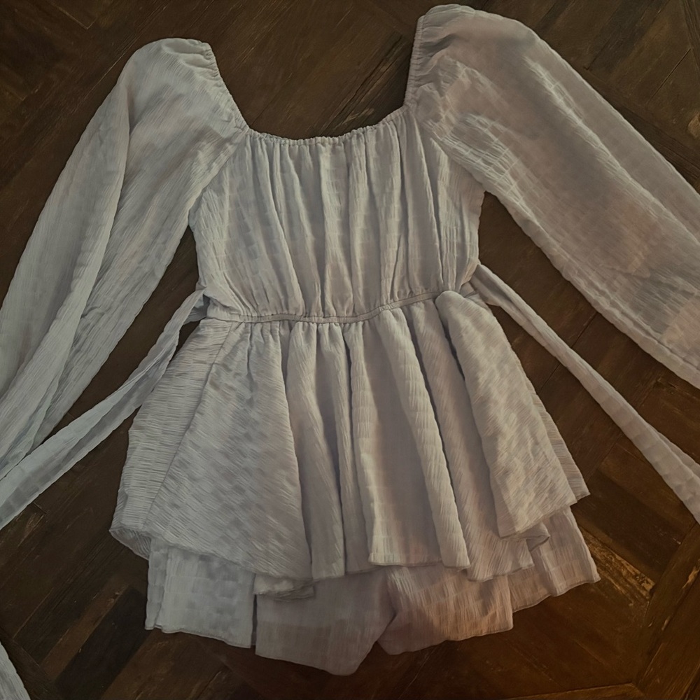 Altar'd State Light Gray Long-Sleeve Peplum Blouse